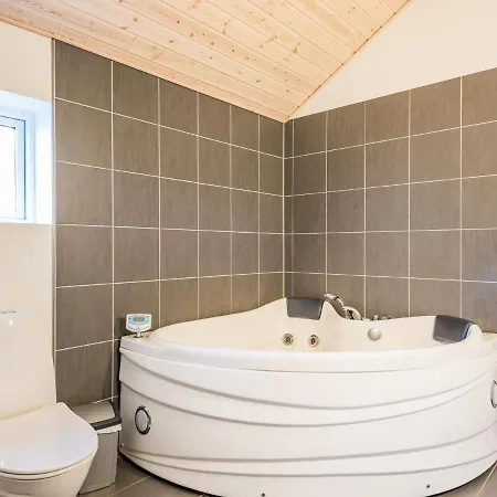 10 Person In Nørre Nebel